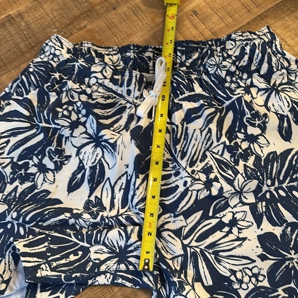 Surf And Swim Buckle Floral Swimsuit Trunks. Men’s Sz-L. - Picture 4 of 11